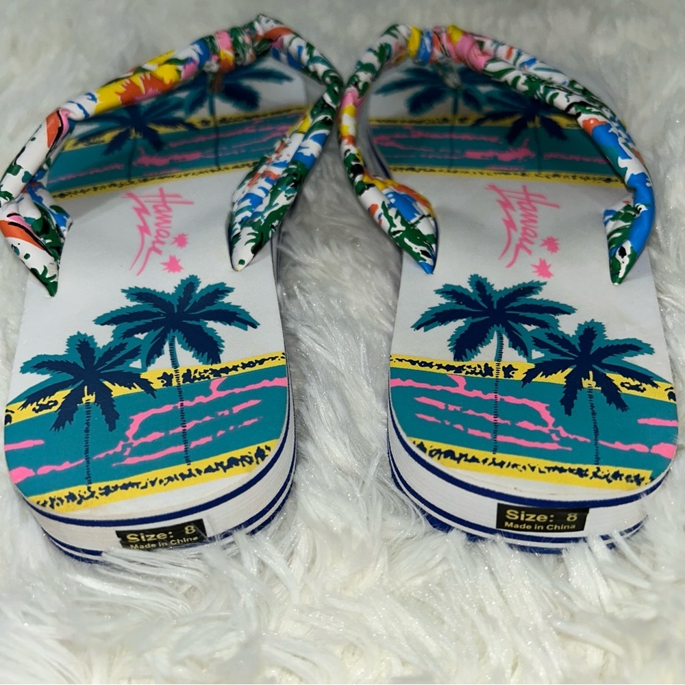Palm Paradise Flip Flops NWOT perfect for vacation, beach, summertime - Picture 4 of 5